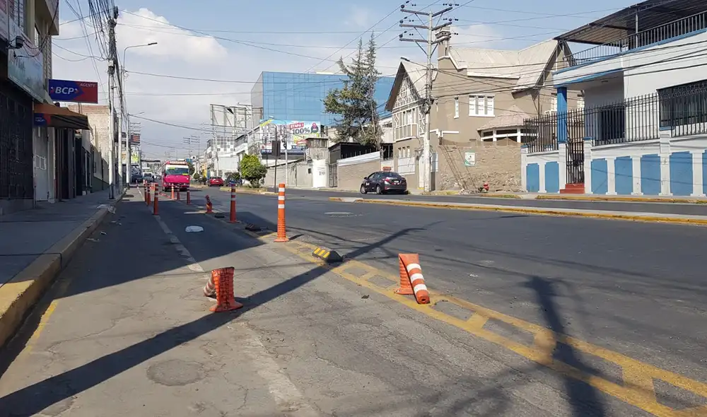 Varias de las estructuras de ciclovías dañadas se ubican en las avenidas Goyeneche y Parra. Foto: URPI/Wilder Pari