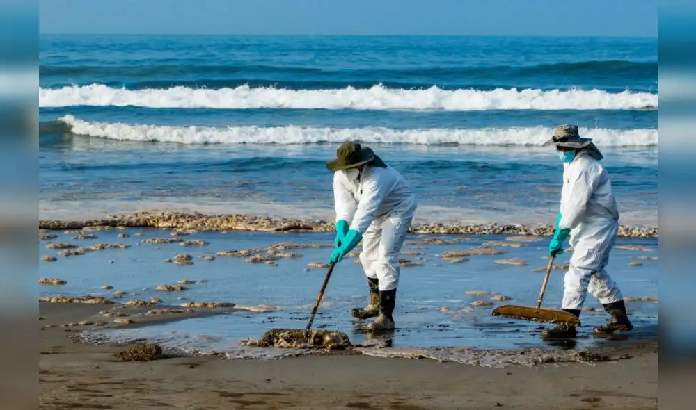 Para impulsar acciones de limpieza en el área contaminada. Foto: EFE