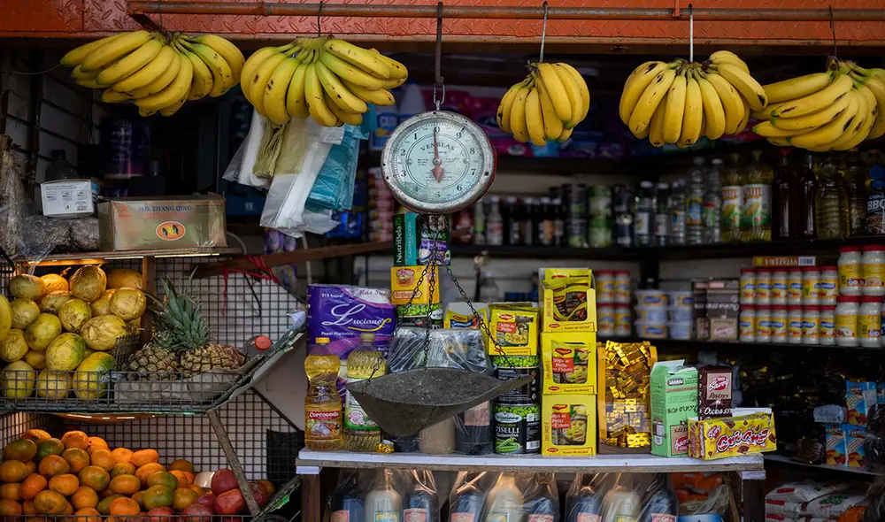 Los llamados bonos de la Patria son útiles para miles de personas en Venezuela, donde la elevada inflación complica la adquisición de productos. Foto: EFE Los llamados bonos de la Patria son útiles para miles de personas en Venezuela, donde la elevada inflación complica la adquisición de productos. Foto: EFE