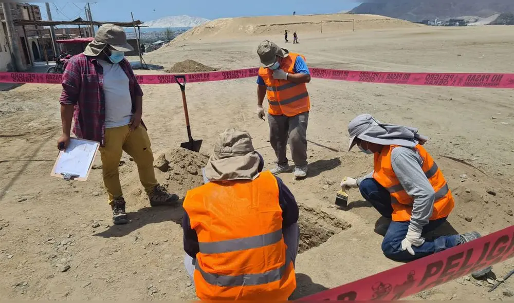 Un grupo de arqueólogos realiza trabajos de excavación en monumento. Foto: Municipalidad Provincial del Santa Un grupo de arqueólogos realiza trabajos de excavación en monumento. Foto: Municipalidad Provincial del Santa