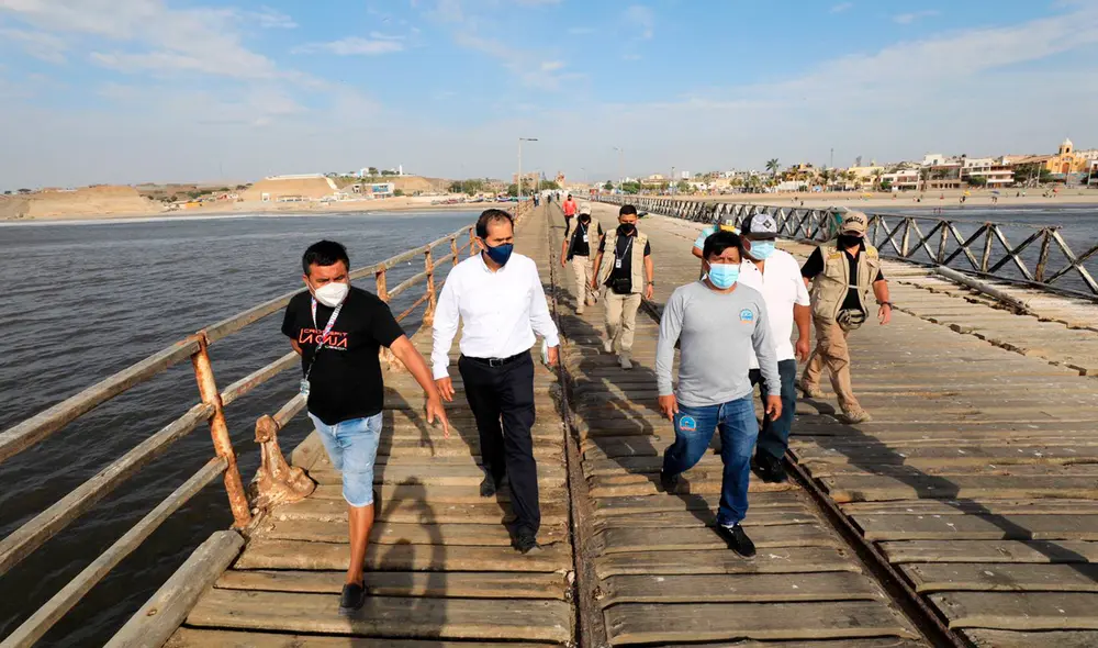 El titular de Produce se comprometió a desarrollar obras complementarias en el desembarcadero pesquero. Foto: Produce