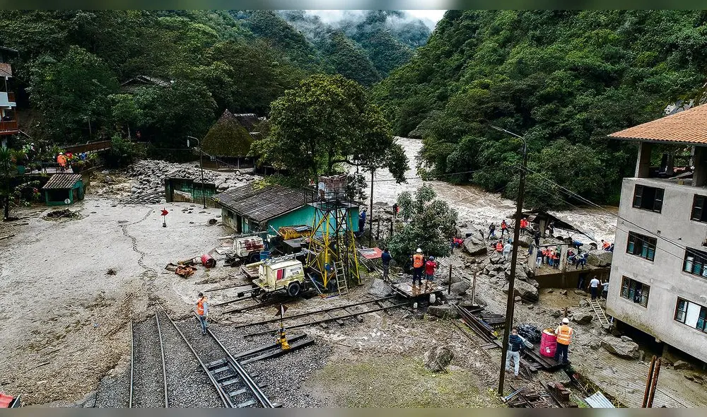 Desastre. El distrito de Machupicchu quedó cubierto de agua, lodo y piedras ante desborde del río Alcamayo.