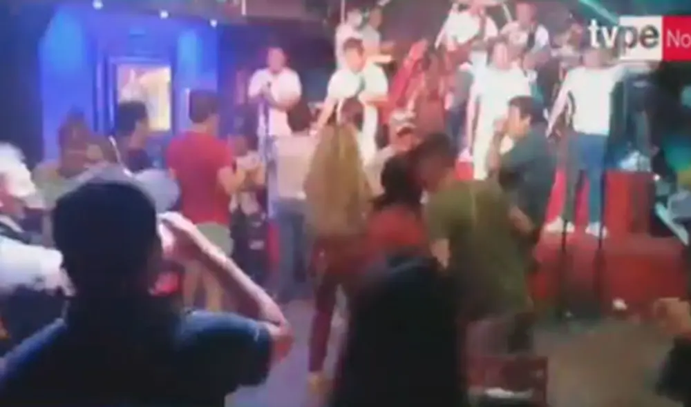 Jóvenes recibieron una multa de 230 soles por incumplir toque de queda. Foto: captura de TV Perú Jóvenes recibieron una multa de 230 soles por incumplir toque de queda. Foto: captura de TV Perú