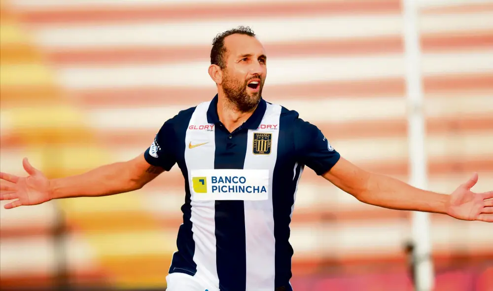 Hernán Barcos fue elegido como el mejor jugador del la temporada pasada. Foto: Liga de Fútbol Profesional