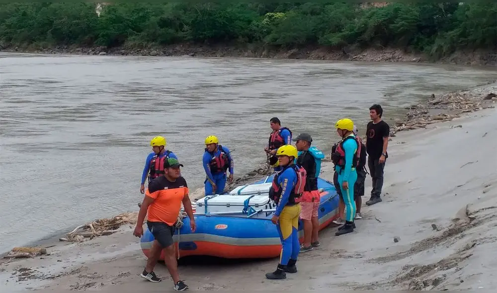 Equipo especial de la Policía recuperó el cuerpo. Foto: PNP