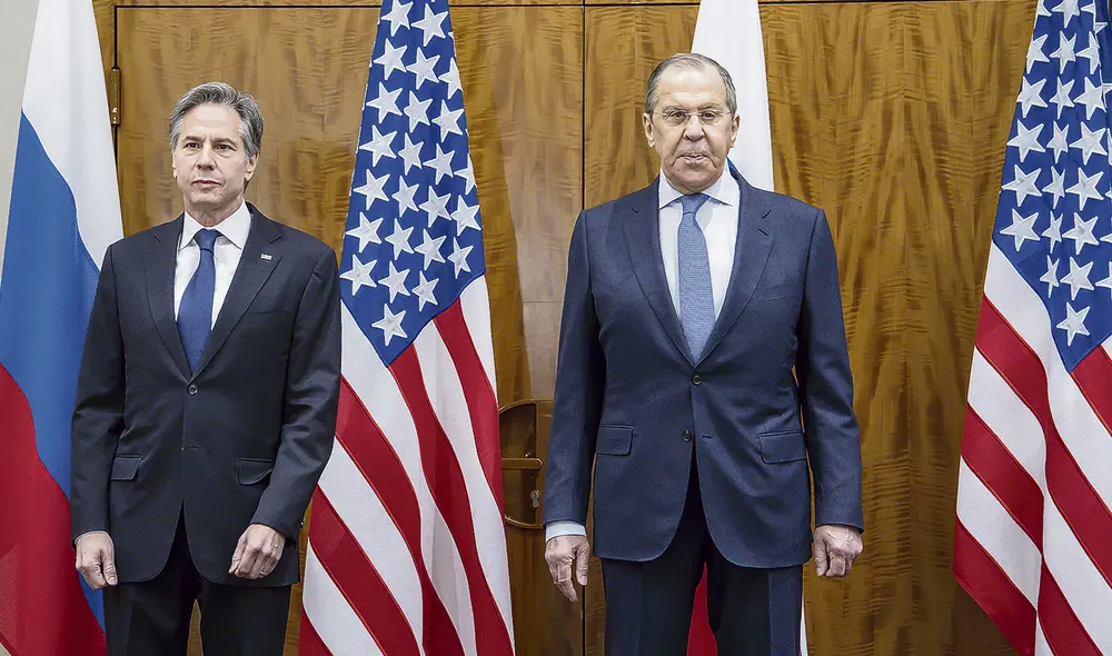 Atasco. El encuentro entre Antony Blinken (i) y Serguéi Lavrov no dejó mayores resultados. Foto: EFE Atasco. El encuentro entre Antony Blinken (i) y Serguéi Lavrov no dejó mayores resultados. Foto: EFE