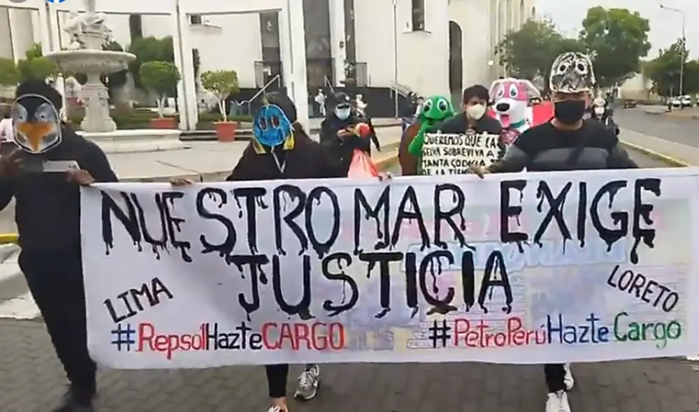 Los ciudadanos partieron de la plaza Espala y llegaron a la plaza Mayor. Foto: Epa Los ciudadanos partieron de la plaza Espala y llegaron a la plaza Mayor. Foto: Epa
