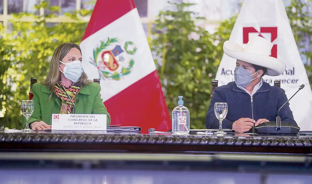 Contraposición. La promesa bandera de Castillo fue la Asamblea Constituyente. Alva, titular del Congreso, calificó que la forma en que la impulsan sería un “golpe de Estado”. Foto: Palacio de Gobierno