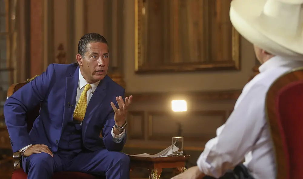 El periodista Fernando del Rincón entrevistó a Pedro Castillo en Palacio de Gobierno el último lunes. Foto: Presidencia.
