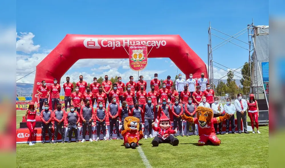 Club presenta nuevo plantel y camiseta oficial. Foto: difusión Club presenta nuevo plantel y camiseta oficial. Foto: difusión
