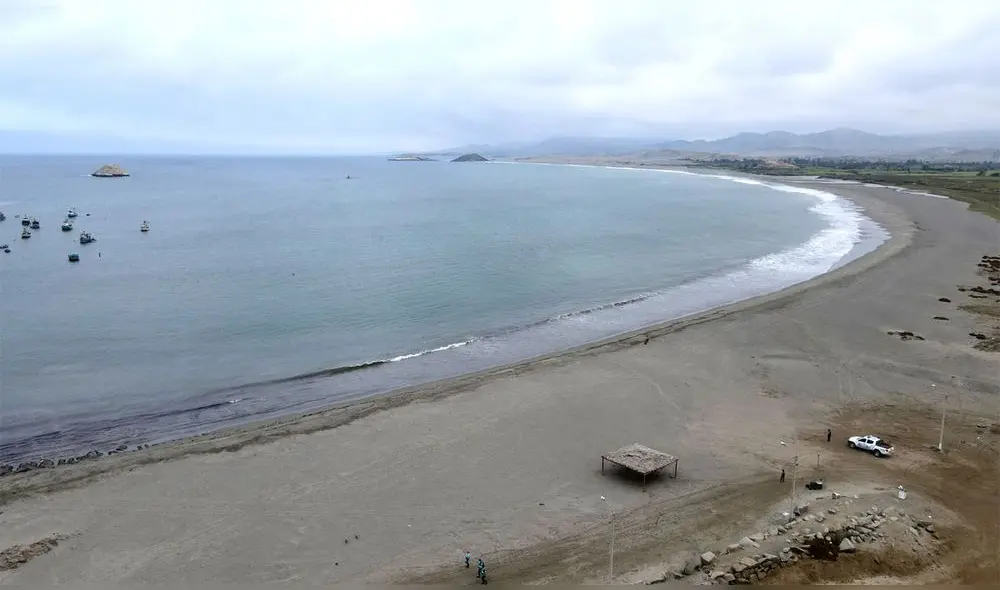 Elmer Dueñas Espíritu informó que se enviarán al Imarpe muestras de mar de Huarmey. Foto: Municipalidad de Huarmey