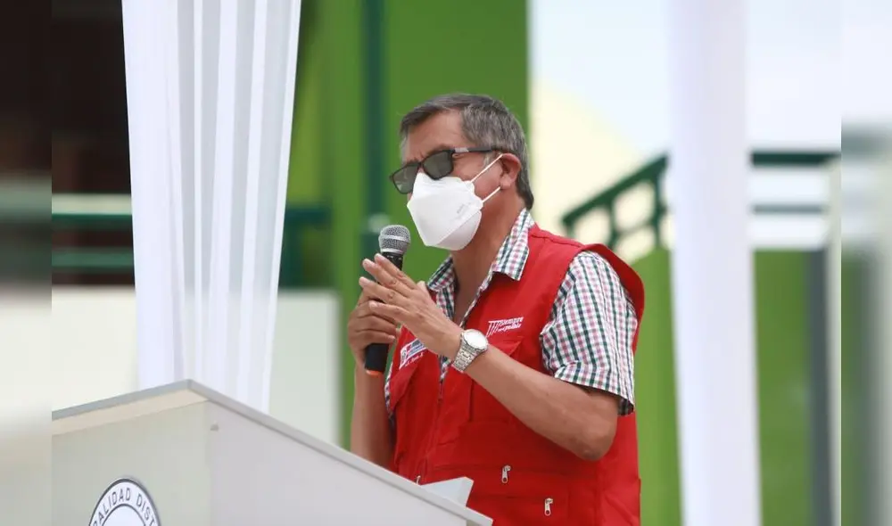 Ministro Rosenda Serna inauguró nuevas instalaciones de colegio en La Joya. Foto: Zintia Fernández/La República Ministro Rosenda Serna inauguró nuevas instalaciones de colegio en La Joya. Foto: Zintia Fernández/La República