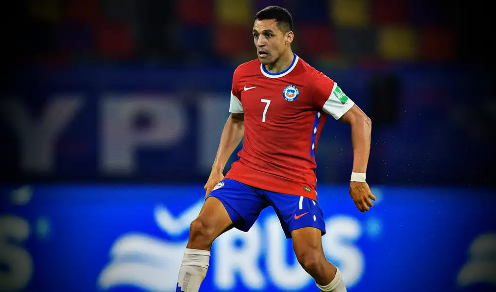 Alexi Sánchez es uno de los principales referentes de La Roja. Foto: composición/AFP