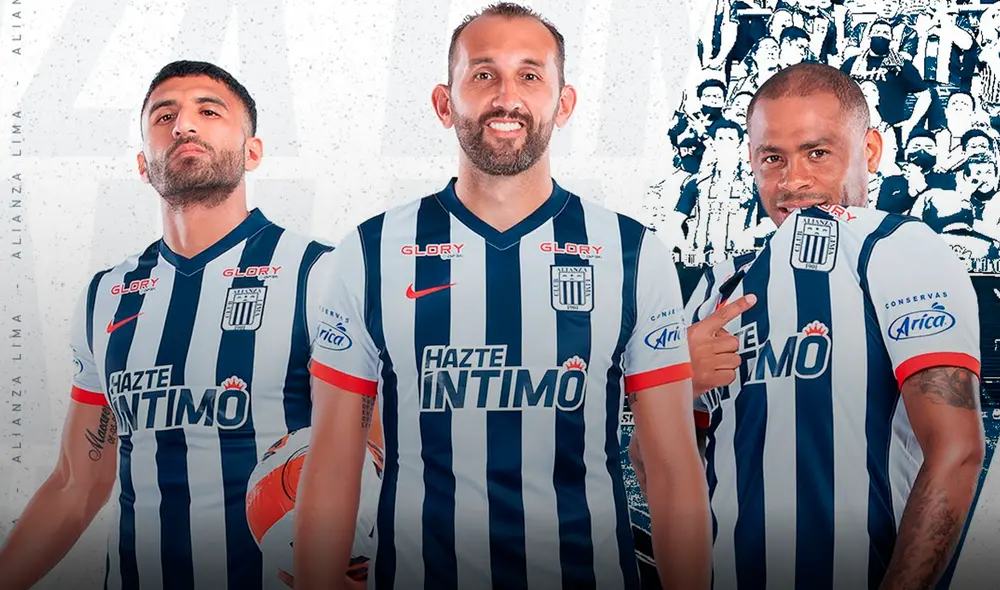 Alianza Lima presentó a su plantel y la copa en la Noche Blanquiazul 2022. Foto: Alianza Lima