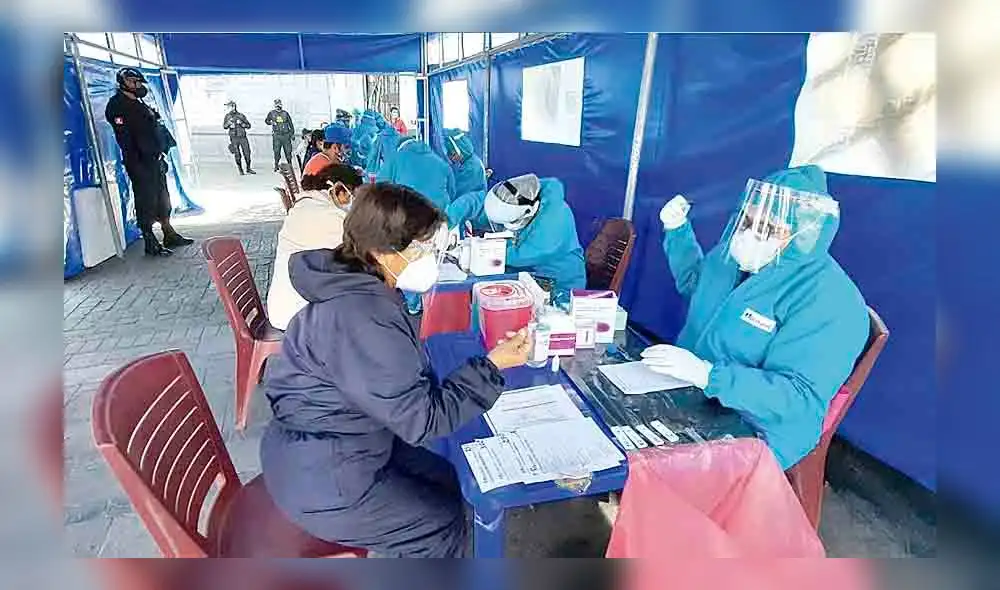 Más de 5 mil contagios en las últimas 24 horas. Foto: La República Más de 5 mil contagios en las últimas 24 horas. Foto: La República