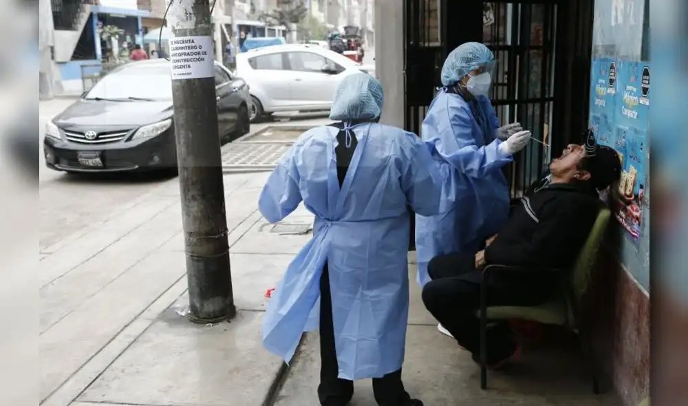 Tamizaje de COVID-19 en el distrito de El Agustino. Foto: Marco Cotrina/La República Tamizaje de COVID-19 en el distrito de El Agustino. Foto: Marco Cotrina/La República