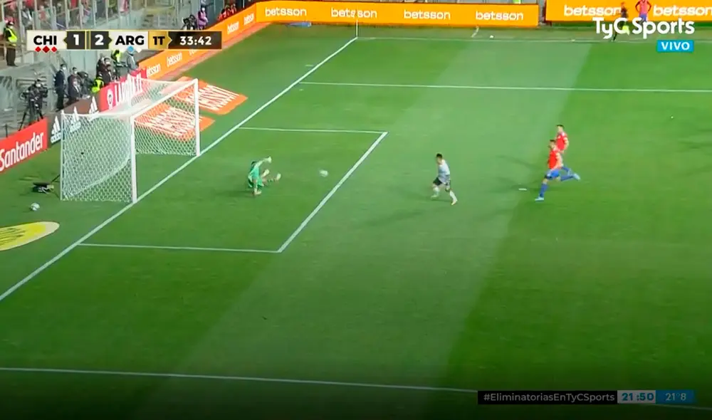 Lautaro Martínez aprovechó el rebote y marcó el segundo gol de Argentina. Foto: captura TyC Sports