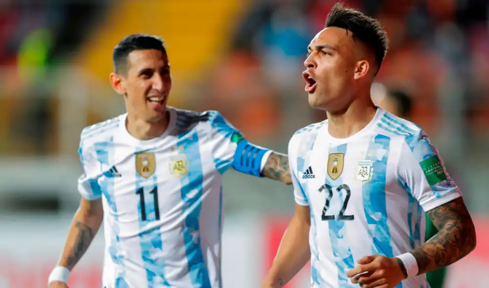 Lautaro Martínez y Ángel Di María anotaron en el triunfo de Aregntina. Foto: EFE