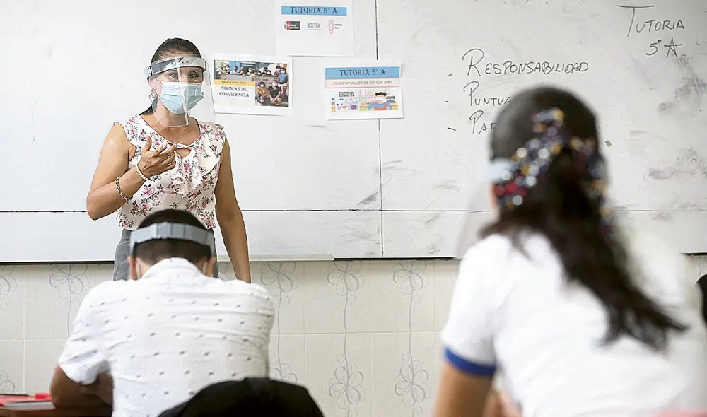 Sueldo básico. Los docentes volverán a clases con un aumento de 100 soles en marzo. Ellos esperan que monto sea mayor. Foto: difusión