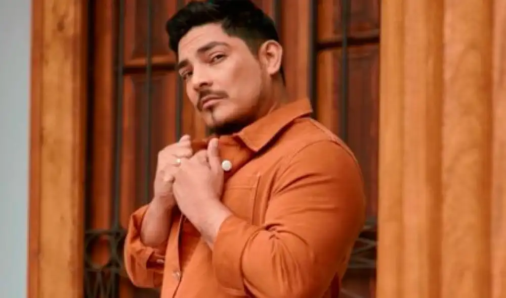 Erick Elera en un momento de su vida vendió productos preparados por su mamá. Foto: Erick Elera/Instagram.