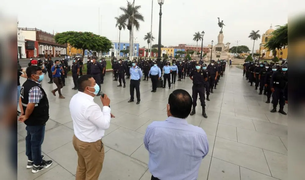 Ruiz Vega encabezó plantón y pidió más presupuesto para combatir delincuencia. Foto: MPT Ruiz Vega encabezó plantón y pidió más presupuesto para combatir delincuencia. Foto: MPT