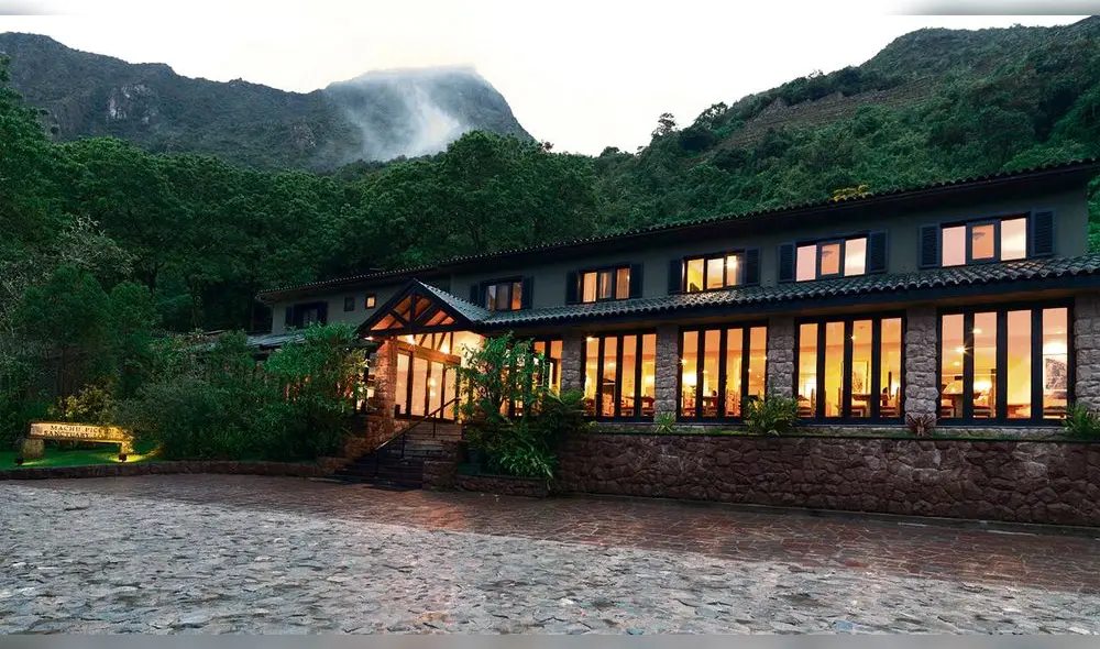 Sanctuary Lodge. Este hotel pertenece al gobierno regional. Una noche en él en habitación simple cuesta S/ 3.000. Sanctuary Lodge. Este hotel pertenece al gobierno regional. Una noche en él en habitación simple cuesta S/ 3.000.