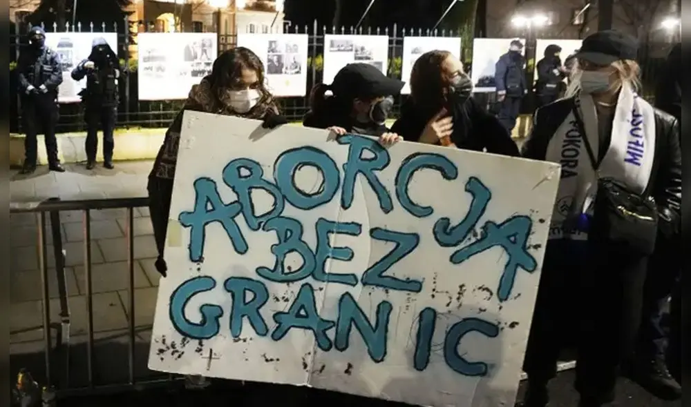 Movimientos proaborto protestan en Polonia tras la muerte de Agnieszka. Fotografía: Czarek Sokołowski Movimientos proaborto protestan en Polonia tras la muerte de Agnieszka. Fotografía: Czarek Sokołowski