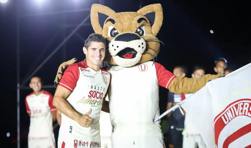 Noche Crema 2022: Aldo Corzo fue la sorpresa en la presentación de Universitario. Foto: Universitario Noche Crema 2022: Aldo Corzo fue la sorpresa en la presentación de Universitario. Foto: Universitario