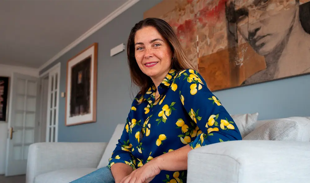 La diputada comunista Camila Vallejo, futura vocera del Gobierno de Boric, anunció que la peruana será parte del equipo presidencial. Foto: Lucia Dammert Twitter La diputada comunista Camila Vallejo, futura vocera del Gobierno de Boric, anunció que la peruana será parte del equipo presidencial. Foto: Lucia Dammert Twitter