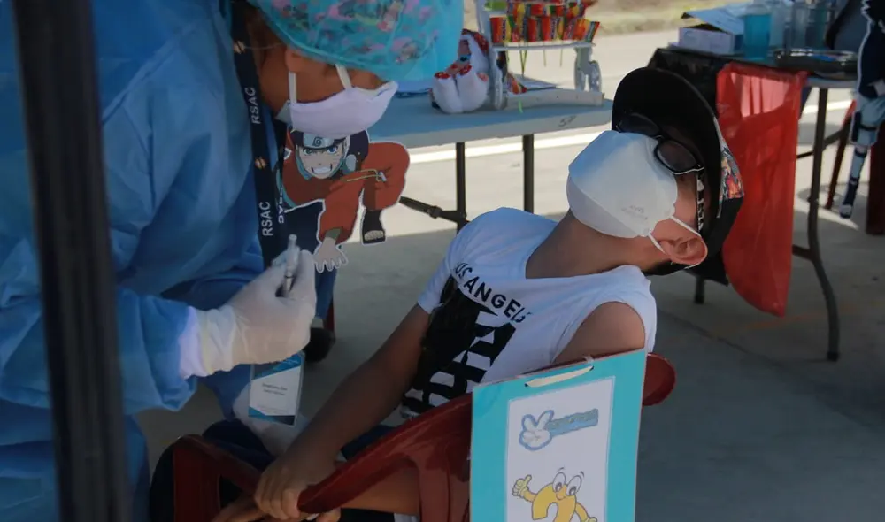 En los dos primeros días de esta campaña (jueves 27 y viernes 28), solo se habían vacunado a 8.640 niños. Foto: Zintia Fernández/La República En los dos primeros días de esta campaña (jueves 27 y viernes 28), solo se habían vacunado a 8.640 niños. Foto: Zintia Fernández/La República