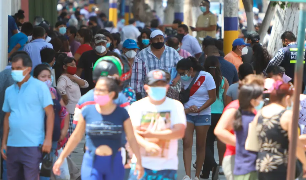 Desde el Minsa, se afirma que este repunte obedece a la presencia de la variante ómicron. Foto: La República