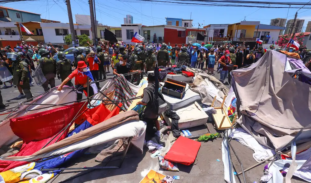 La protesta del último domingo acabó con un venezolano herido y un campamento de extranjeros desalojado a la fuerza. Foto: AFP / Video: CNN