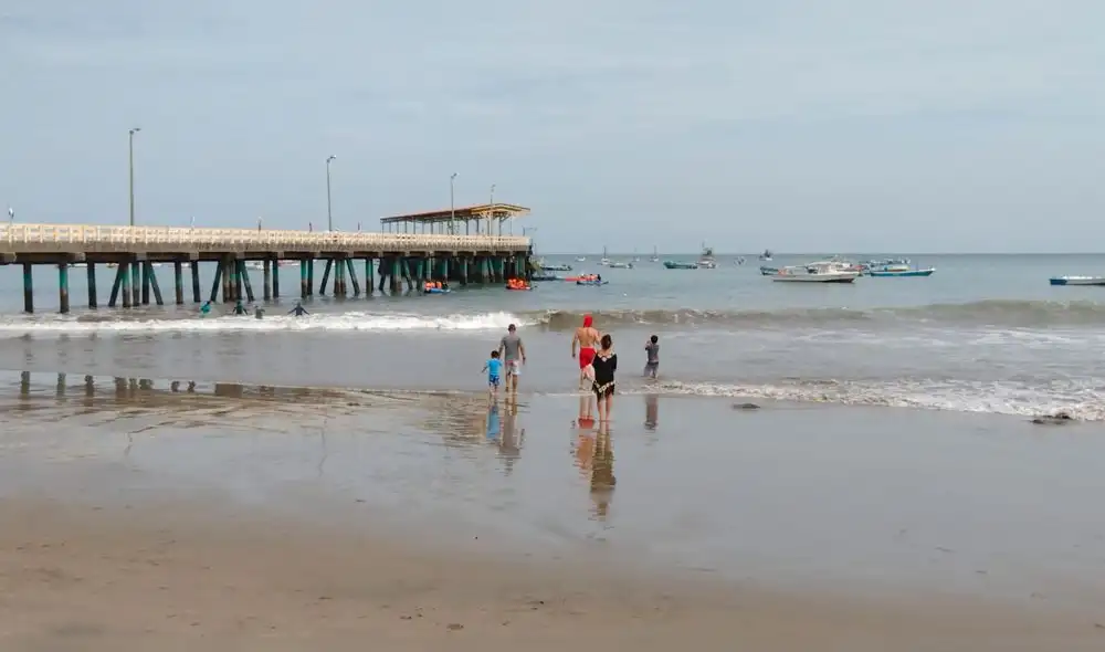 En la playa de El Ñuro, en Talara, falleció ahogado un ingeniero. Foto: La República.