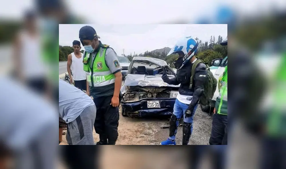 Policías llegaron al lugar del choque de auto y tráiler. Foto: Facebook Corresponsal Virú Policías llegaron al lugar del choque de auto y tráiler. Foto: Facebook Corresponsal Virú