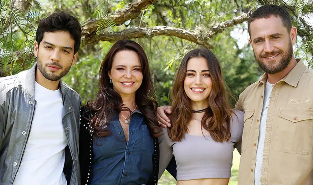 Andrés y Gaby Reyes Elizondo son los hijos de Sarita y Franco. Foto: Facebook/@PasionDeGavilanes