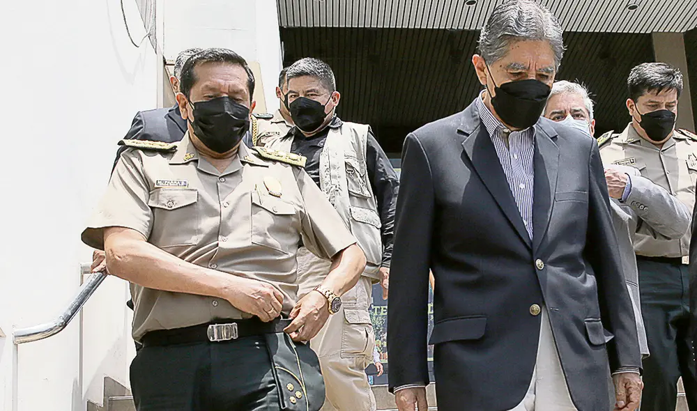 En el bolo. Teniente general PNP Martín Parra Saldaña. Foto: John Reyes/ La República