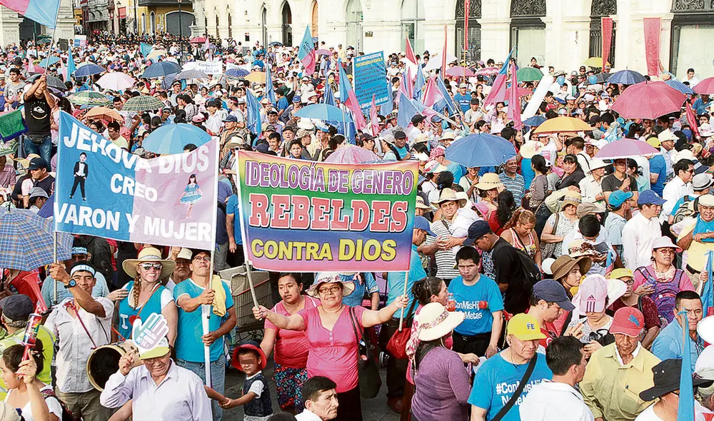 Sesgo religioso. El autor de la iniciativa, Esdras Medina, solo pidió opinión a grupos religiosos. Foto: Félix Contreras/ La República