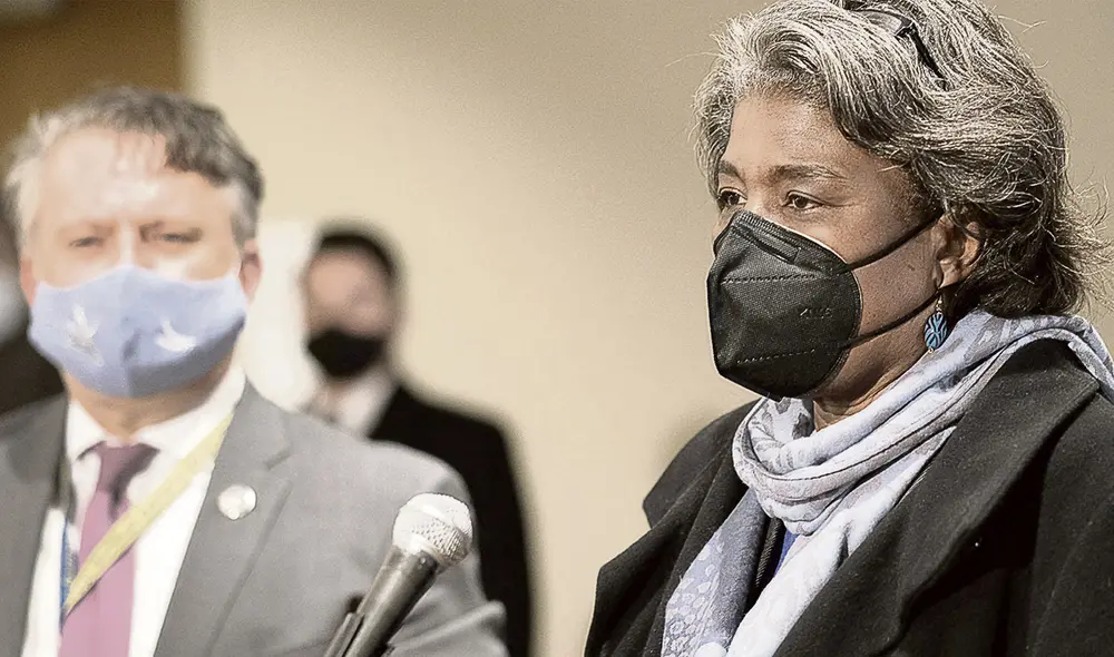 Alertas. La embajadora de EEUU ante las NU, Linda Thomas-Greenfield, y su homólogo ucraniano, Sergiy Kyslytsya. Foto: AFP