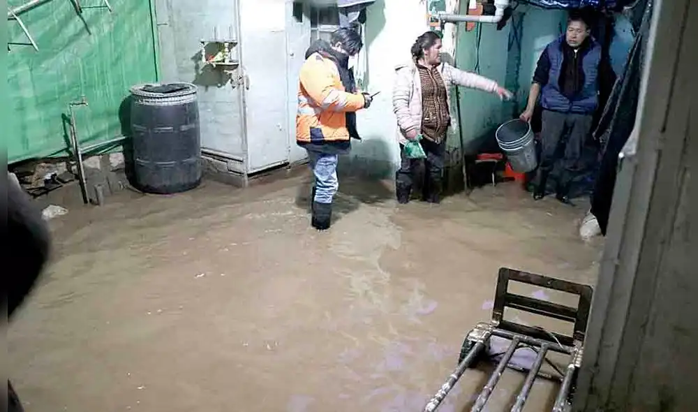 AFECTACIÓN. En Ayaviri afectados se vieron sorprendidos por lluvias. Foto: Difusión