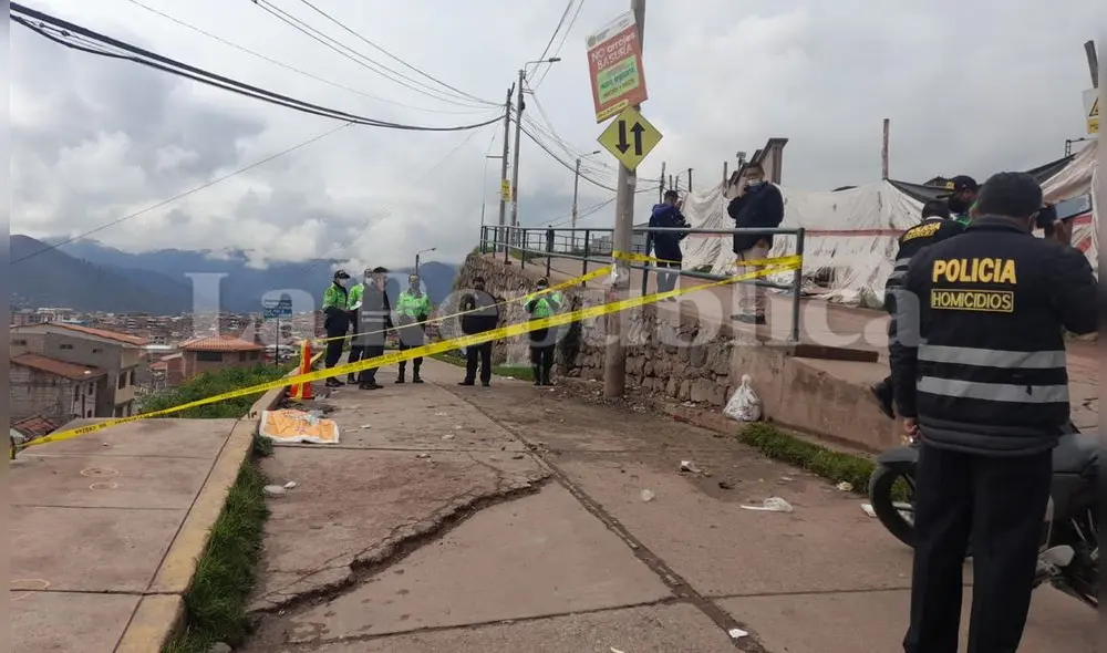 Peritos de criminalística de la Policía acordonaron la zona. Foto: Luis Álvarez/La República Peritos de criminalística de la Policía acordonaron la zona. Foto: Luis Álvarez/La República