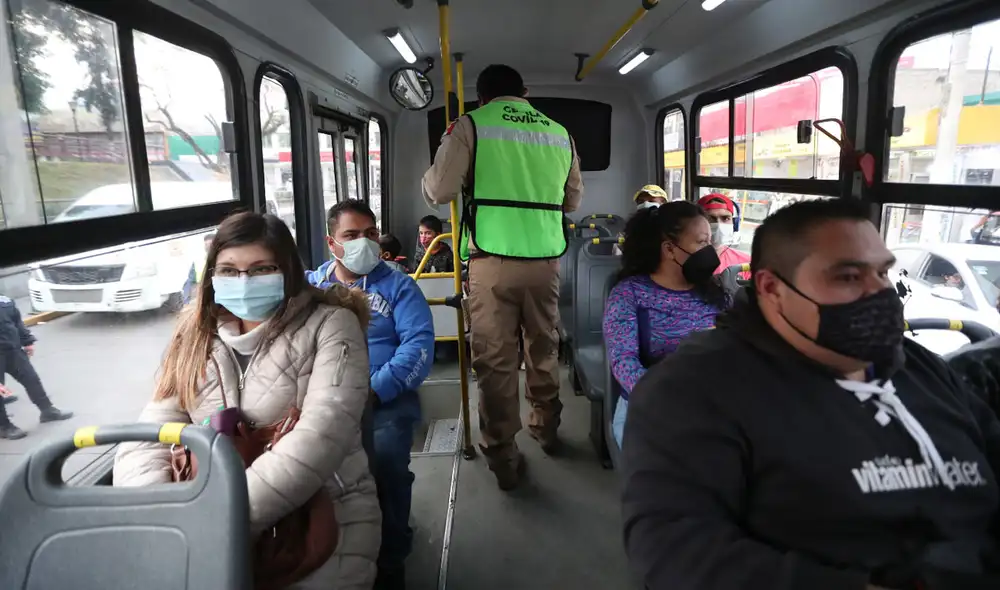 Ómicron está causando la mayor ola de contagios en lo que va de la pandemia. Foto: EFE