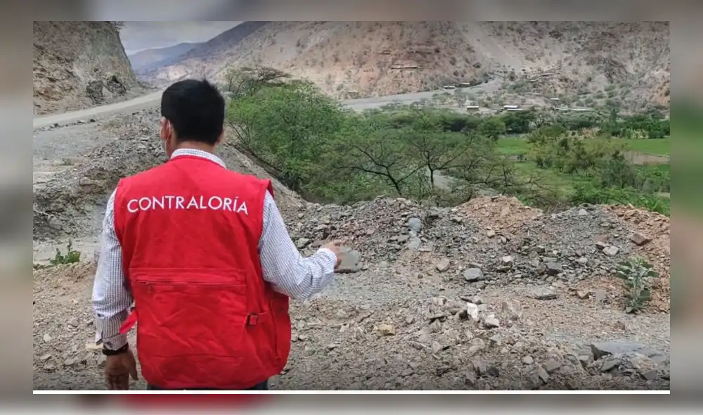 Los auditores supervisaron la obra en el distrito de Sallique. Foto: Contraloría