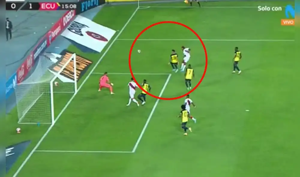 André Carrillo se perdió la primera chance de gol de la selección peruana. Foto: captura Movistar Deportes