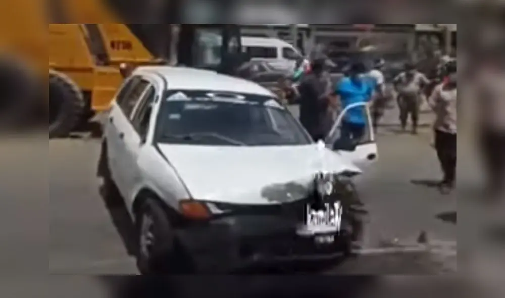 Choque fue frontal entre ambas unidades. Foto: captura video Kamila Tv Choque fue frontal entre ambas unidades. Foto: captura video Kamila Tv