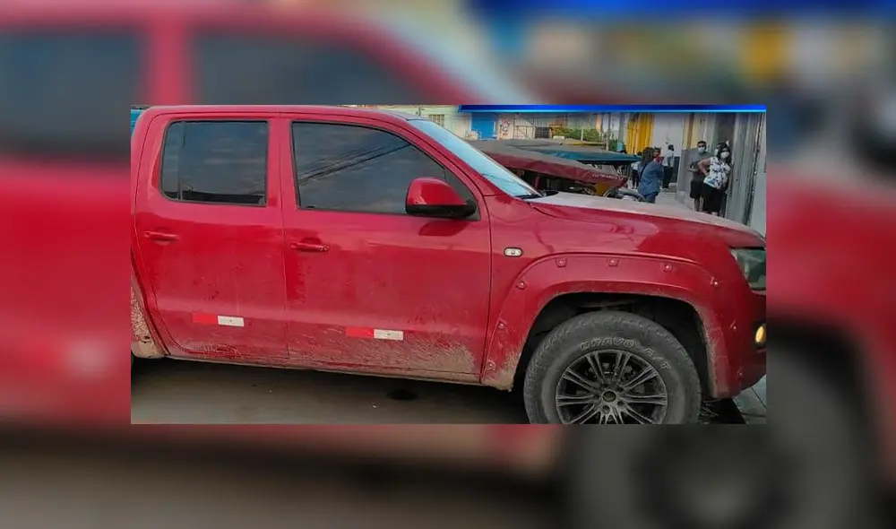 Camioneta fue abandonada en medio de cañavelares. Foto: Teletres