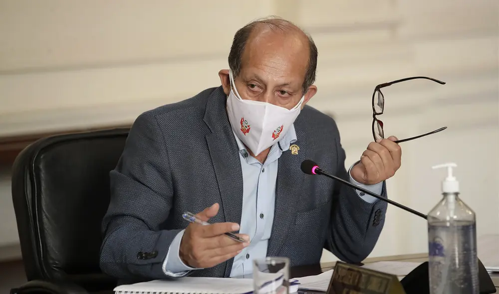 Héctor Valer negó que vaya a renunciar al Consejo de Ministros tras las denuncias de violencia en su contra. Foto: PCM