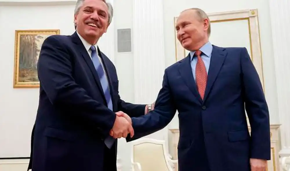 El mandatario argentino destacó que Rusia es "un país muy valorado" por su apoyo a Argentina al comienzo de la pandemia en el continente. Foto: AFP El mandatario argentino destacó que Rusia es "un país muy valorado" por su apoyo a Argentina al comienzo de la pandemia en el continente. Foto: AFP