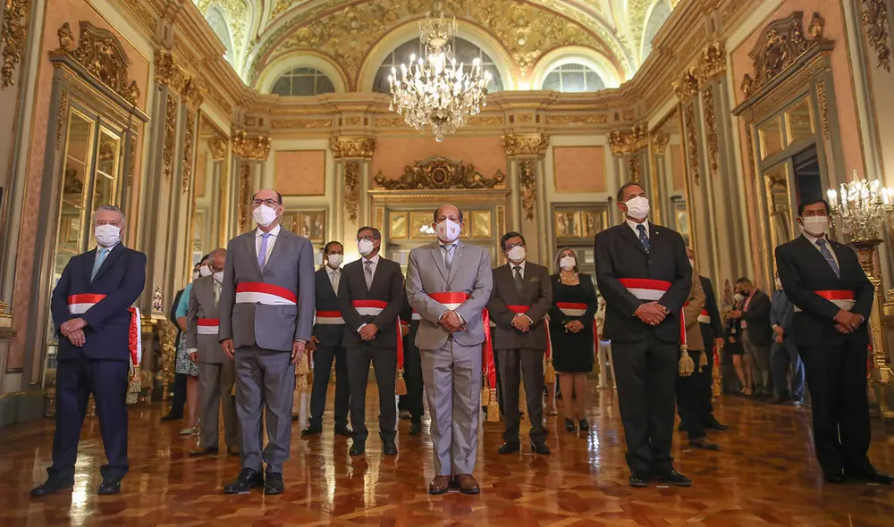 De acuerdo a la Defensoría, el actual gabinete ministerial tiene ministros "con escasa o nula formación para la cartera que deben gestionar". Foto: Presidencia