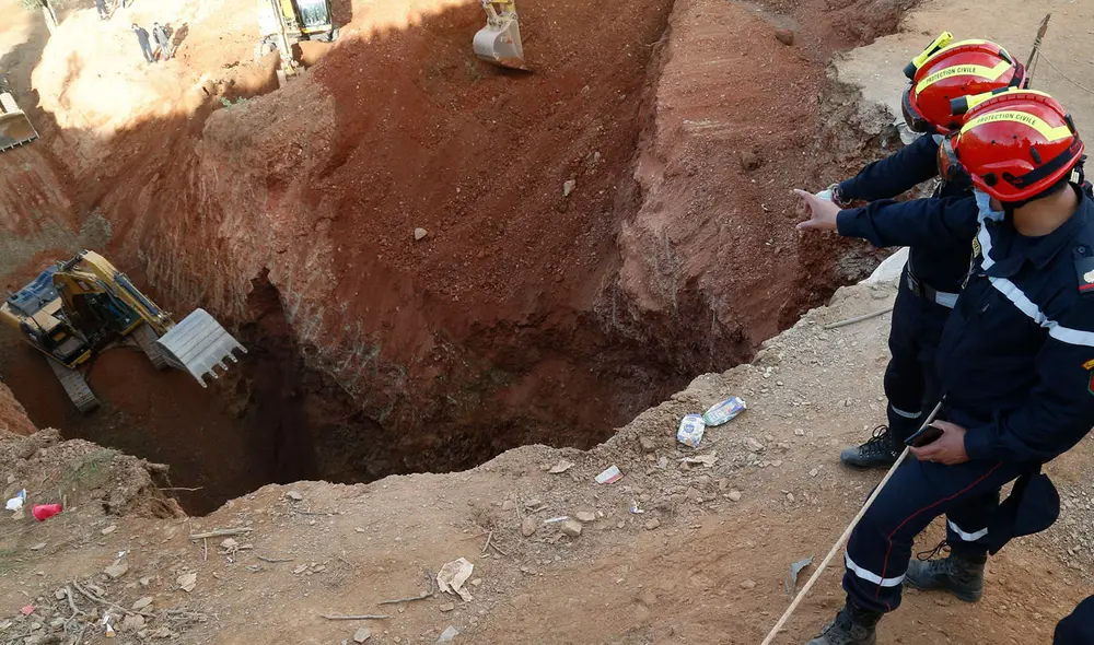 El niño cayó accidentalmente el martes 1 de febrero por la noche en el pozo seco de 32 metros de profundidad. Foto: AFP