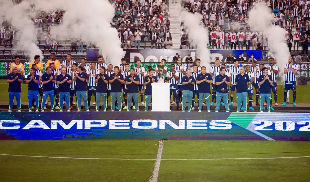 Alianza Lima presentó a su plantel en la 'Noche Blanquiazul' el pasado miércoles 26 de enero. Foto: Alianza Lima
